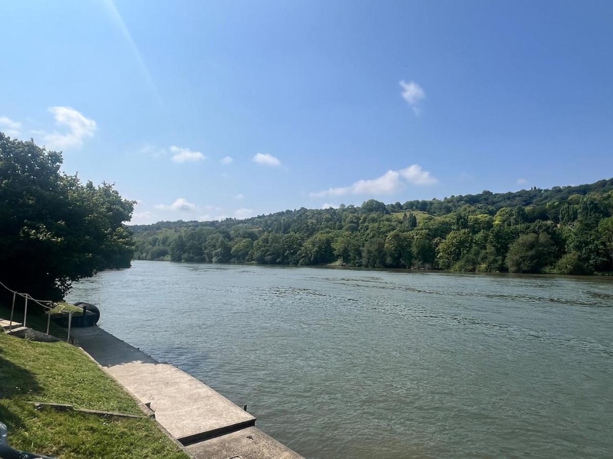 Saint-Pierre-du-Vauvray Charmant Chalet En Bord De Seine מראה חיצוני תמונה